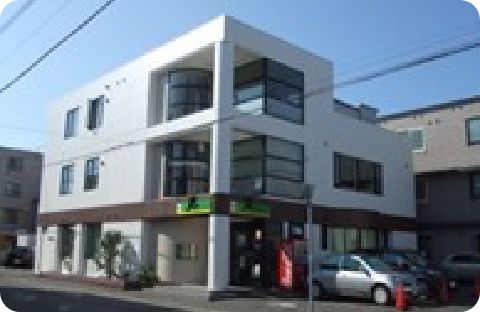 西町北の旧院舎の外観