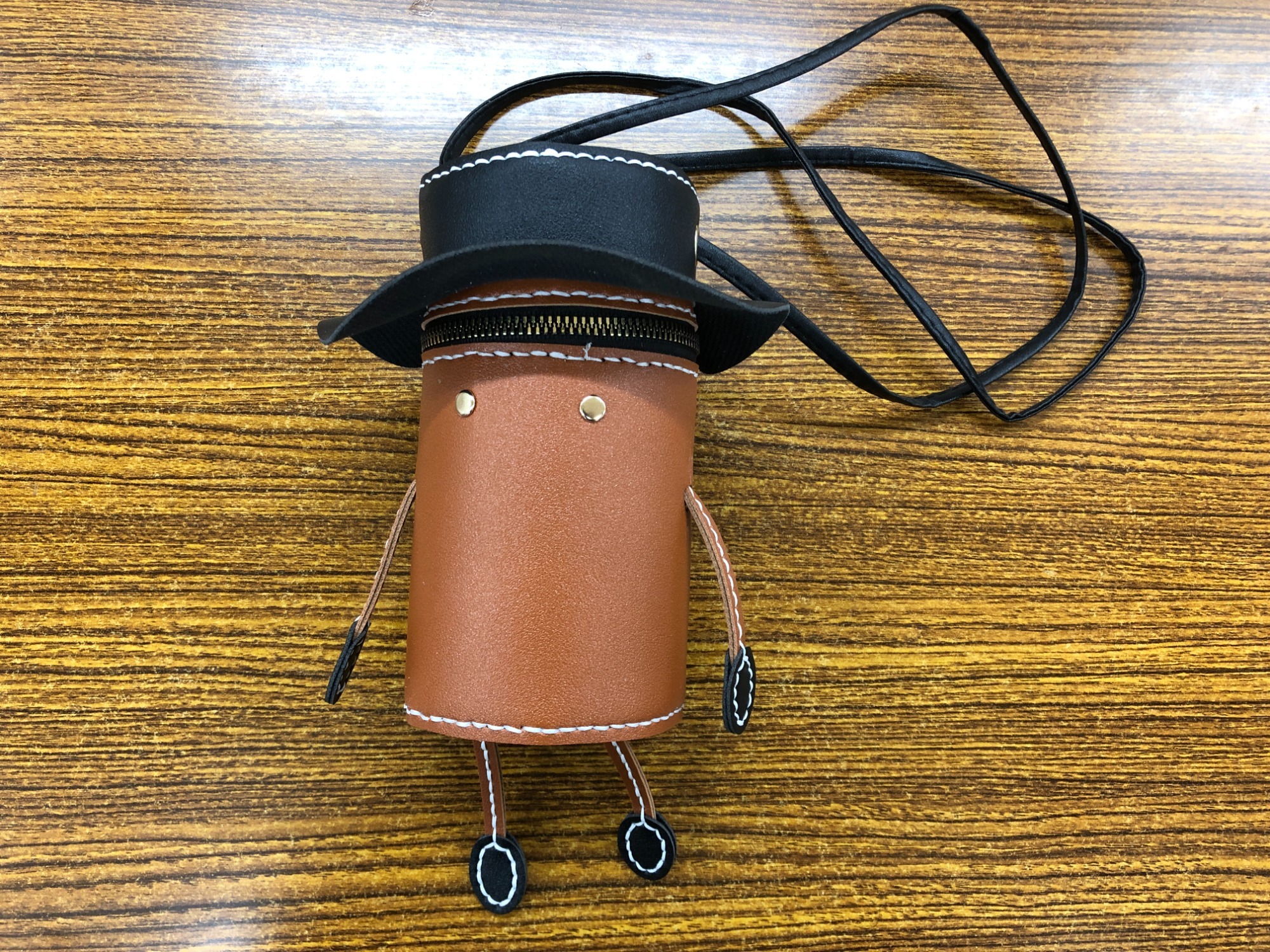 革作品『スニーカーアクセサリー』